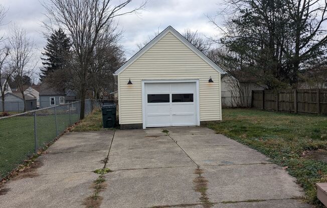 3-Bedroom, 1-Bathroom Single Family Home for Rent in Barberton, Ohio