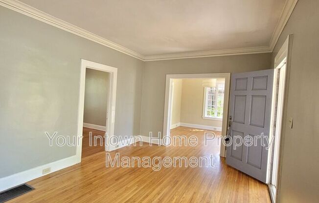 108 GREENWOOD PL