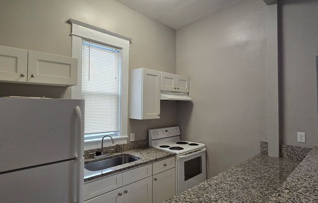 2 beds, 2 baths, $1,800, Unit A/UPPR