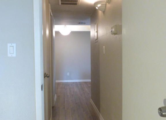 1 bed, 1 bath, $799, Unit # 207