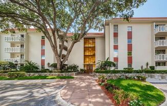 2 Bedroom / 2 Bath Condo in Clearwater