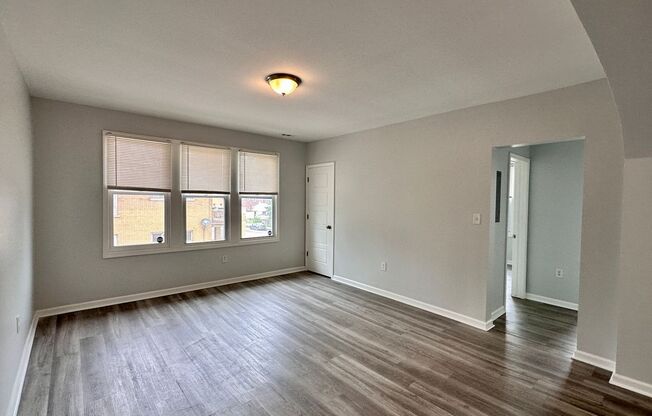 2 beds, 1 bath, 1,000 sqft, $995, Unit 1739 Central Ave - Unit 2F