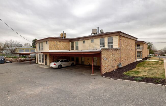 1 bed, 1 bath, 720 sqft, $1,095, Unit UNIT 12