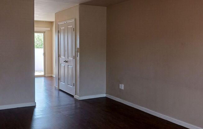 2 beds, 1.5 baths, 1,047 sqft, $1,395, Unit Unit 19