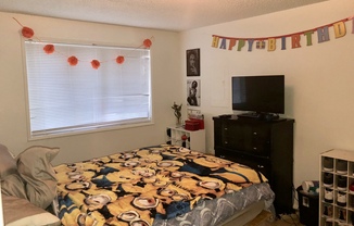 2 beds, 1 bath, $1,899