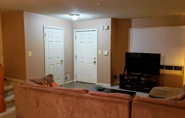 2446 Golders Green Ct