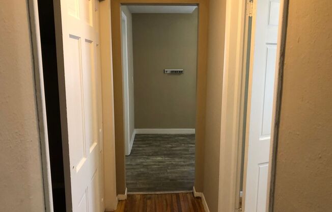 1 bed, 1 bath, 500 sqft, $933, Unit #11