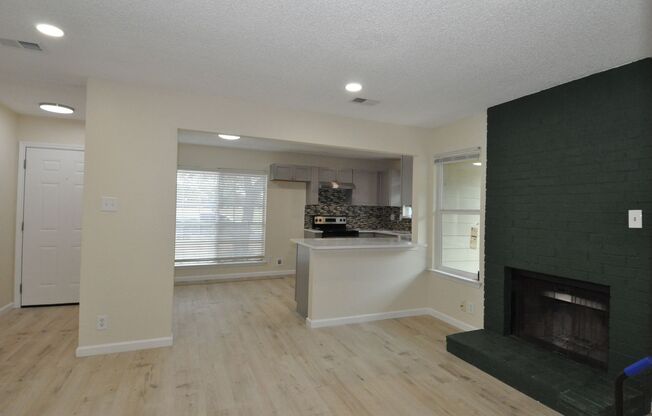 2 beds, 2 baths, $1,700, Unit # #B