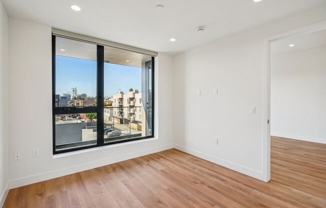 2 beds, 1 bath, 751 sqft, $3,895