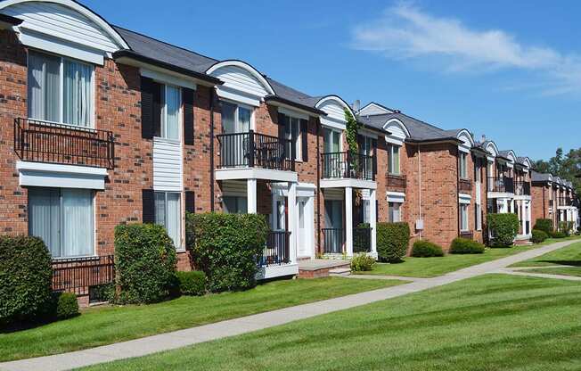 Manicured Surroundings at French Quarter Apartments,Southfield MI