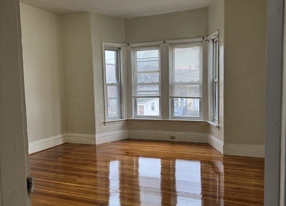 16 HOLYOKE ST