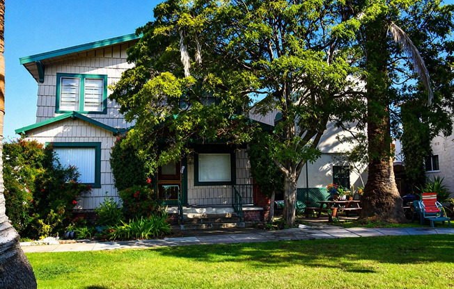 11923-27 Venice Blvd