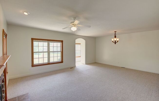 3 beds, 2 baths, 1,850 sqft, $2,275