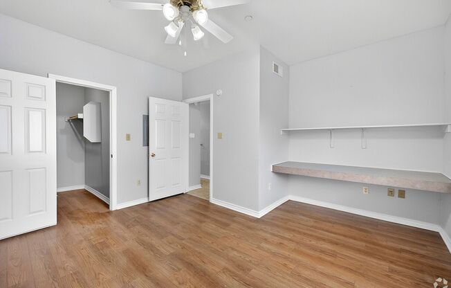 2 beds, 2 baths, 1,008 sqft, $1,549, Unit 122-01