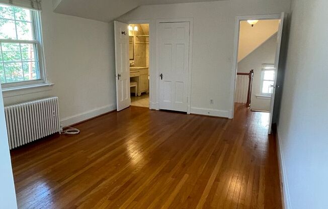 4 beds, 2.5 baths, $5,750
