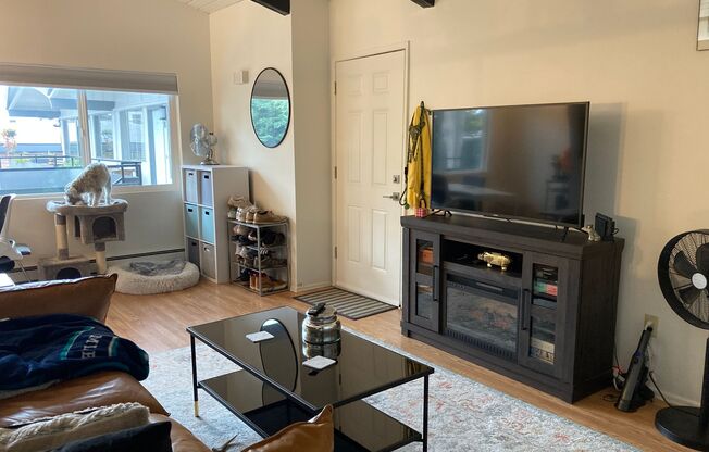 Aprés Ballard Apartments