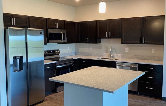 1 bed, 1 bath, 887 sqft, $1,325, Unit 101