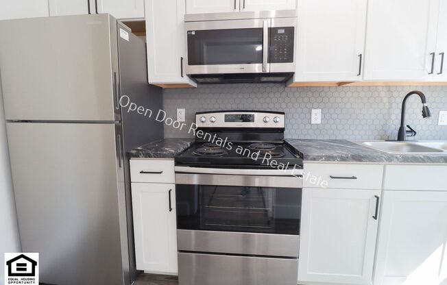 2 beds, 1 bath, 643 sqft, $945, Unit B21