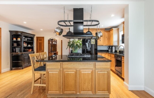 3 beds, 2.5 baths, 1,844 sqft, $4,295