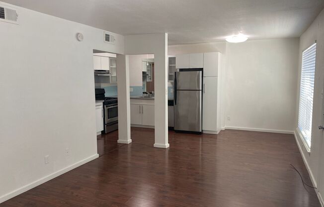 2 beds, 1 bath, 954 sqft, $1,703, Unit RRO-204