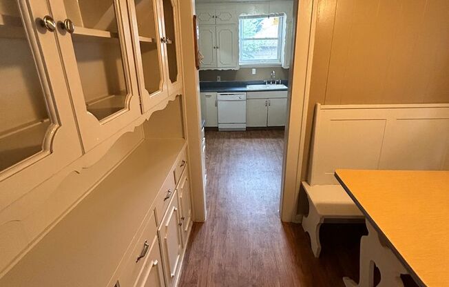 3 beds, 1 bath, $1,525