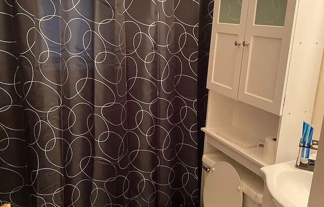 2 beds, 1 bath, 622 sqft, $1,260, Unit 109