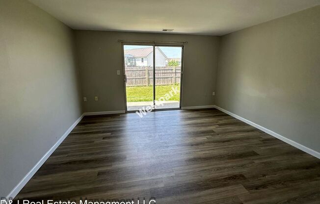 2 beds, 1 bath, 850 sqft, $1,295, Unit Unit 10