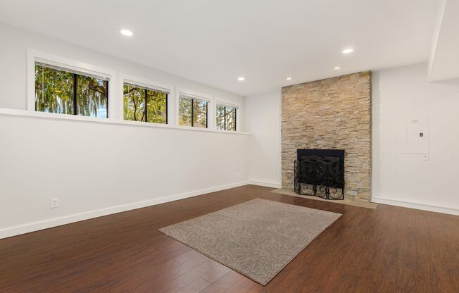 4 beds, 2.5 baths, $3,695