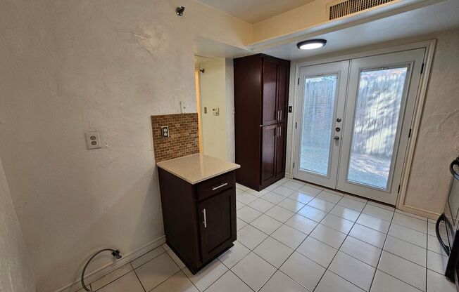 2 beds, 2 baths, $2,375