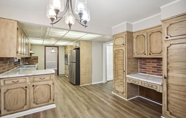 4 beds, 2.5 baths, $2,575, Unit Unit A