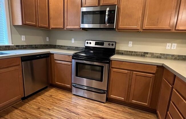 3 beds, 2.5 baths, 1,842 sqft, $2,610, Unit 1334-101