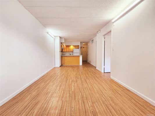 2 beds, 1 bath, $2,100