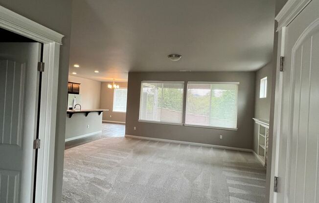 Quiet Luxury in a Forested Cul de Sac with Mountain View!