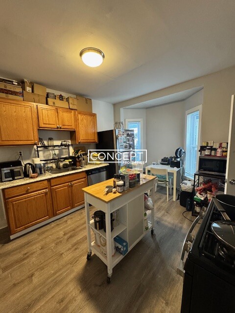 8 LANGDON ST