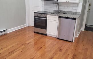 Studio, 1 bath, 300 sqft, $1,395, Unit 3222 - 108