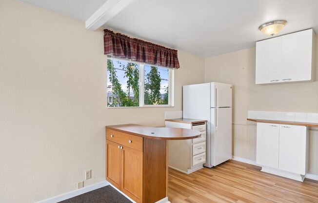 1 bed, 1 bath, 500 sqft, $1,545, Unit 13