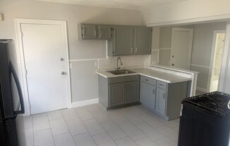 25 HILLHURST AVE