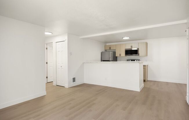 3 beds, 2 baths, 1,126 sqft, $2,550, Unit C108