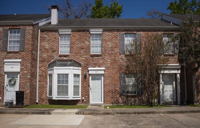 Charming 2BR 2.5BA Townhouse for Rent!