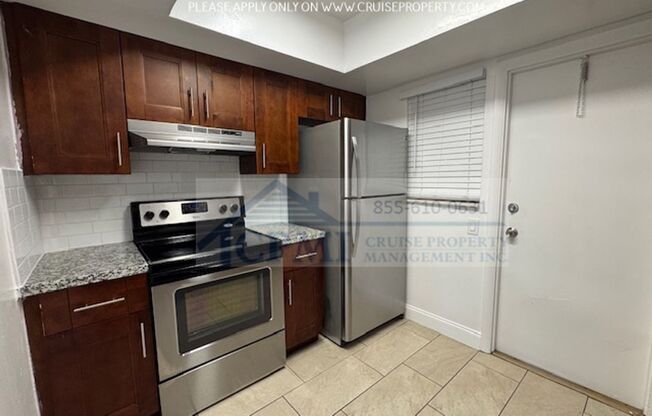 1 bed, 1 bath, 744 sqft, $1,725, Unit 35
