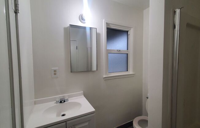 2 beds, 1 bath, $1,495, Unit 1013