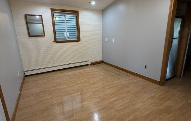 837 5 E 2 ST
