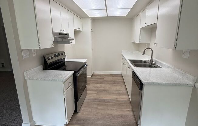 1 bed, 1 bath, 800 sqft, $2,150, Unit 4T