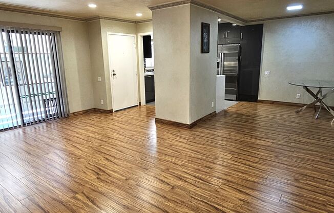 Luxurious 2 Bdr, 2 Bath Condo in Studio City