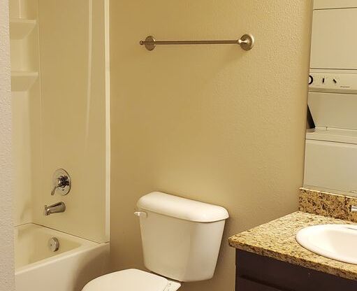 1 bed, 1 bath, 466 sqft, $1,350, Unit 1-114