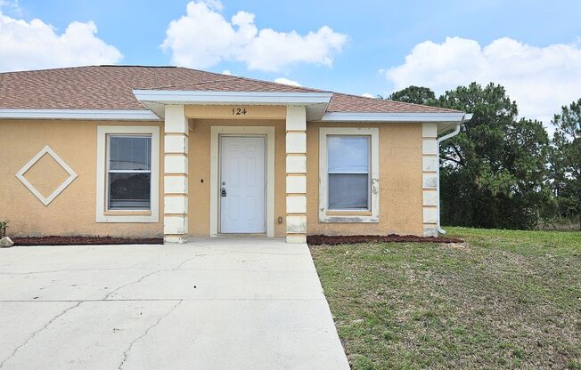 Charming 3-Bedroom, 2-Bath Home in Convenient Lehigh Acres Location
