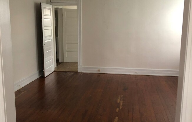 2 beds, 1 bath, $1,450, Unit Upper Flat