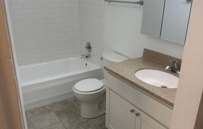 2 beds, 1 bath, 825 sqft, $1,350, Unit 106A
