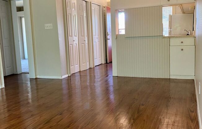 2 beds, 1 bath, 764 sqft, $825, Unit 11C