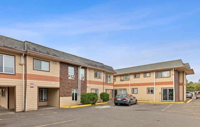 2 beds, 1 bath, 682 sqft, $1,300, Unit 51